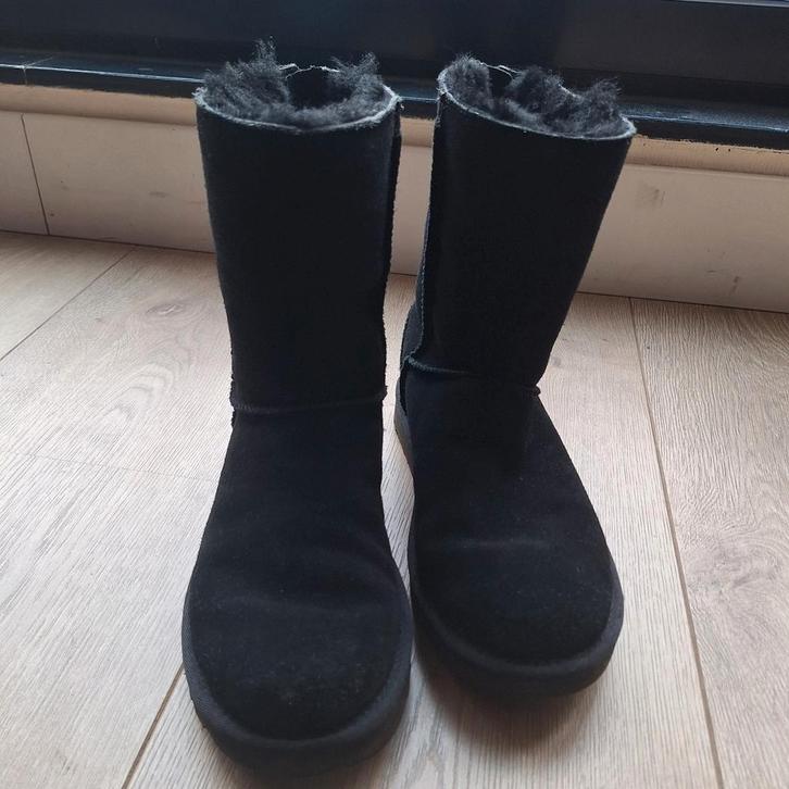 UGG Australian Classic Short black met rits maat 37, Kleding | Dames, Schoenen, Gedragen, Hoge laarzen, Zwart, Ophalen of Verzenden