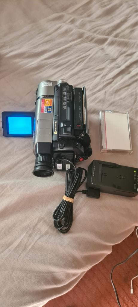 Prachtige SONY Hi8 videocamera met alles erbij, Audio, Tv en Foto, Videocamera's Digitaal, Zo goed als nieuw, Sony, 20x of meer