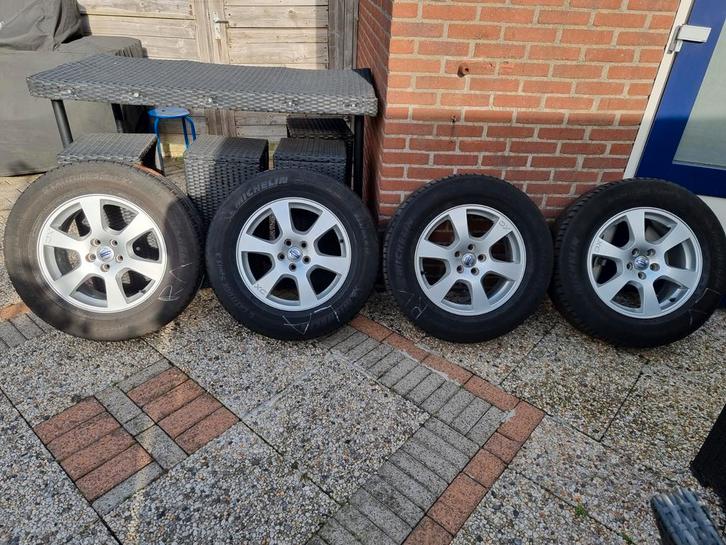 Volvo XC60 originele 17 Inch velgen ZGAN en Michelin banden, Auto-onderdelen, Banden en Velgen, Banden en Velgen, Zomerbanden