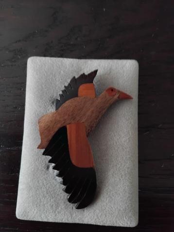 BROCHE beschikbaar voor biedingen