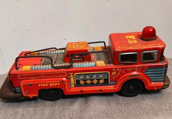 Vintage blikken brandweerwagen oud speelgoed jaren 50-60, Antiek en Kunst, Curiosa en Brocante, Ophalen