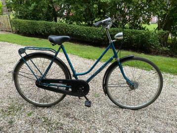 Een degelijke Gazelle dames-stadsfiets met 3 versnellingen. beschikbaar voor biedingen