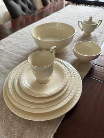 Servies 10-delig wit klassiek beschikbaar voor biedingen