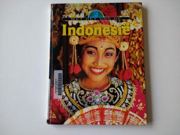 Boek Met het oog op Indonesiё leuk voor kind beschikbaar voor biedingen