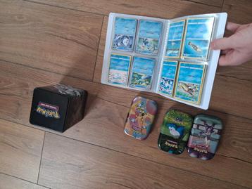 Lege tinnetjes+ map met kaarten beschikbaar voor biedingen