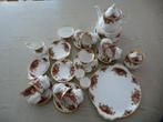 Servies Royal Albert 1962-1973 ~ porselein serviesgoed mooi!, Ophalen of Verzenden, Gebruikt, Porselein, Kop en/of schotel