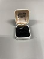 9 karaat goud ring met drie heldere stenen - gouden ring, Ophalen of Verzenden, Zo goed als nieuw, 17 tot 18, Dame