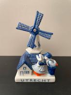 Delftsblauw Souvenir Molen met Kussend Paartje, Ophalen of Verzenden