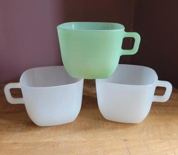  3 stuks vintage opale soepkommen/ jaren 60 / groen + wit beschikbaar voor biedingen
