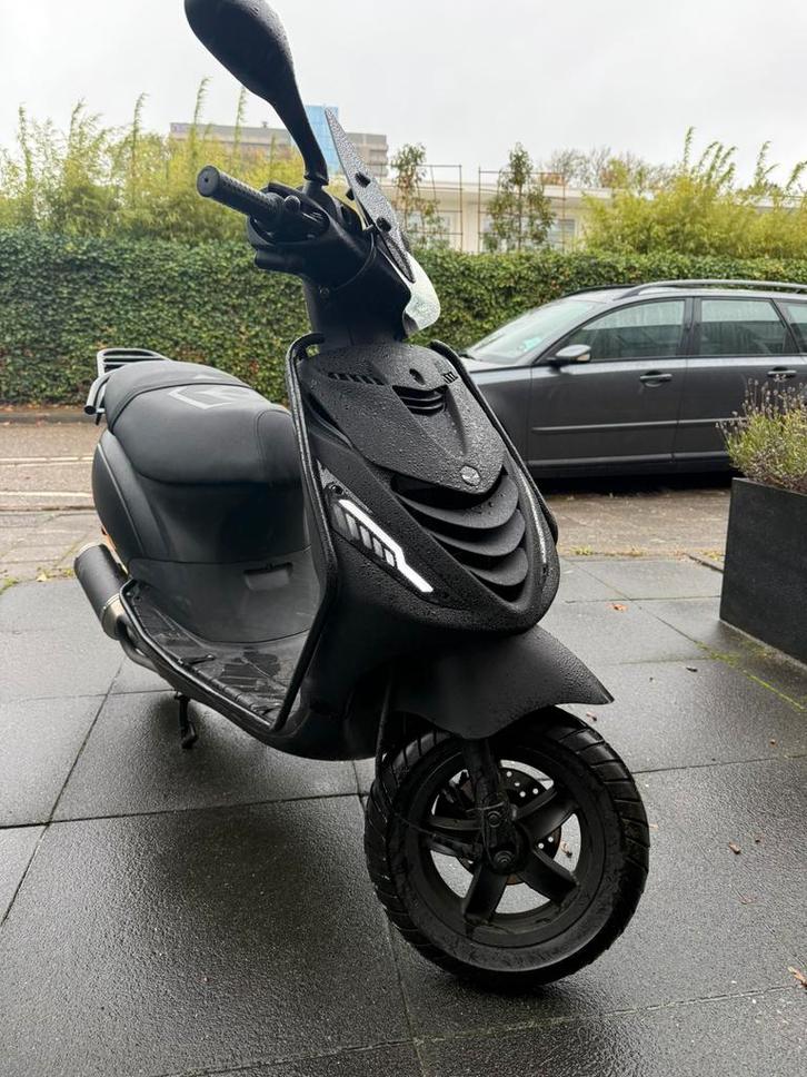 Piaggio Zip 4t 2v 2018, Fietsen en Brommers, Scooters | Piaggio, Zo goed als nieuw, Zip, Benzine, Ophalen