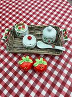 Mini servies aardbeien, Ophalen of Verzenden, Zo goed als nieuw