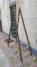 Leuke houten Brocante keukentrap, Doe-het-zelf en Verbouw, Ladders en Trappen, Ophalen, Zo goed als nieuw, Minder dan 2 meter