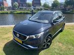 MG MG ZS EV Luxury 45 kWh NAVI PANO DAK CRUISE CLIMA PDC LMV, Auto's, MG, Gebruikt, Zwart, ZS, 1507 kg