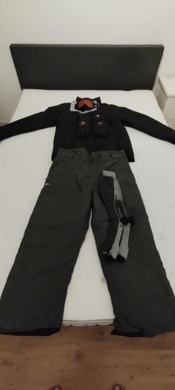 Snowboarding / Skiing Compleet Wintersportkleding beschikbaar voor biedingen