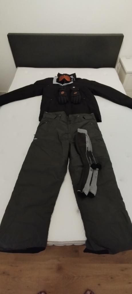 Snowboarding / Skiing Compleet Wintersportkleding, Kleding | Heren, Wintersportkleding, Zo goed als nieuw, Overige typen, Overige maten