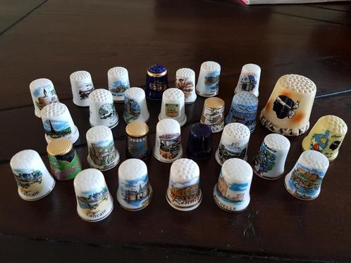 18 Vingerhoedjes uit Frankrijk, mag per stuk, Verzamelen, Overige Verzamelen, Zo goed als nieuw, Ophalen of Verzenden