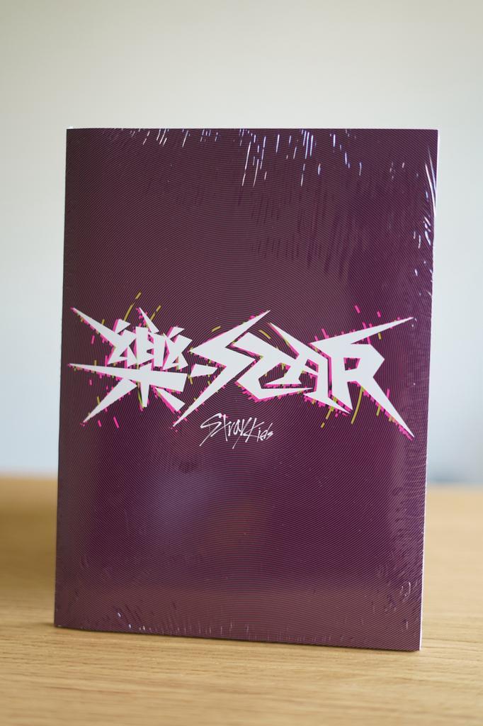 Stray Kids “ROCK-STAR” Album – Official & Brand New, Verzamelen, Muziek, Artiesten en Beroemdheden, Nieuw, Foto of Kaart, Ophalen