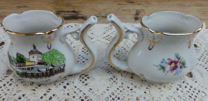 Nog 1 Tjechisch porseleinen tuitbekertje Karlovy Vary, Antiek en Kunst, Curiosa en Brocante, Ophalen of Verzenden