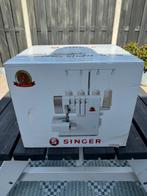 NIEUW Singer lock-naaimachine, Hobby en Vrije tijd, Naaimachines en Toebehoren, Ophalen, Nieuw, Naaimachine, Singer