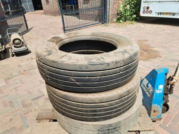 Vrachtwagenbanden 275/70R22.5 - Gebruikt beschikbaar voor biedingen