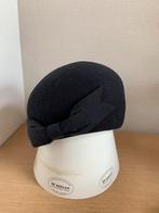 Prachtige donkerblauwe dop met strik, Ophalen of Verzenden, Zo goed als nieuw, One size fits all