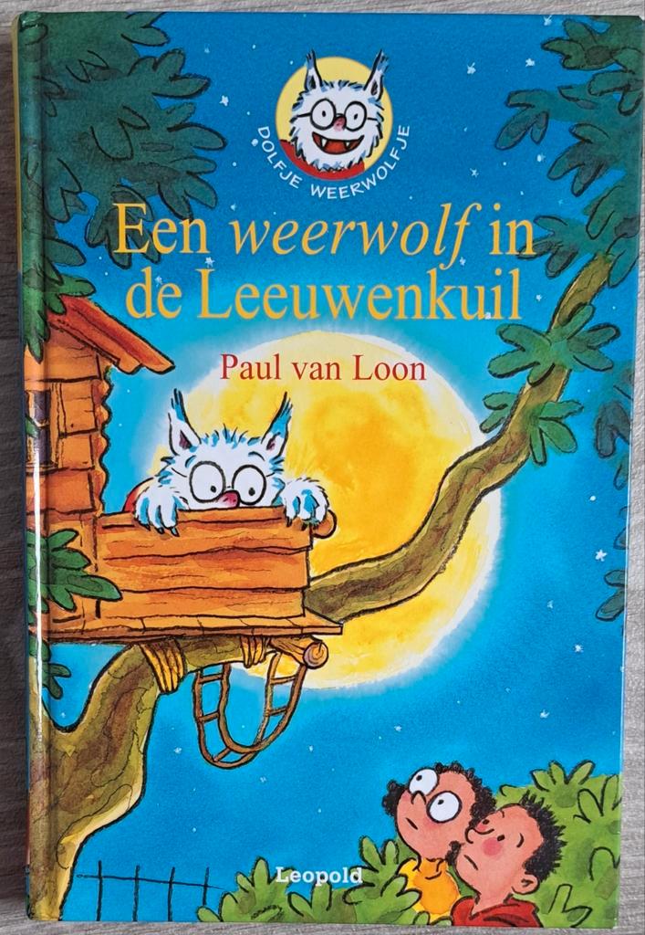Dolfje Weerwolf - Een weerwolf in de Leeuwenkuil, Boeken, Kinderboeken | Jeugd | onder 10 jaar, Fictie algemeen, Ophalen