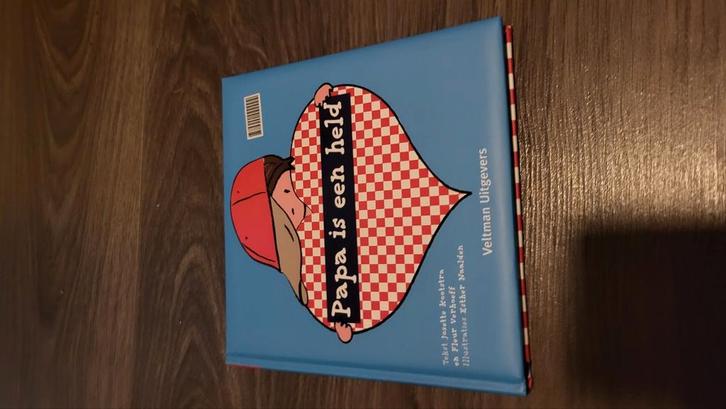 Fleur Verhoeff - Papa is een held, Boeken, Overige Boeken, Zo goed als nieuw, Ophalen of Verzenden