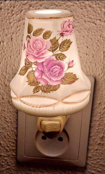 Vintage nachtlampje van porselein beschikbaar voor biedingen