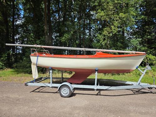 Zeilboot + Yamaha 4PK 4 takt zgan trailer, Watersport en Boten, Open zeilboten, Gebruikt, Overige typen, 3 tot 6 meter, Polyester