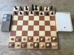 Houten Schaakbord dambord schaakstukken damstenen, Hobby en Vrije tijd, Gezelschapsspellen | Bordspellen, Een of twee spelers