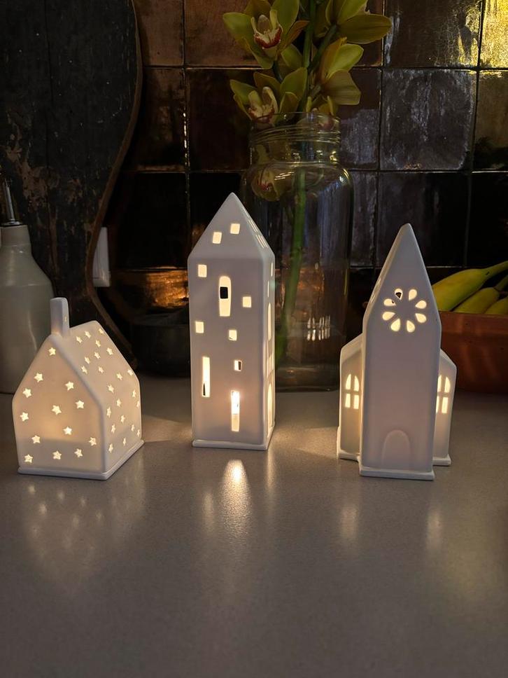 Rader porseleinen lichthuisje met sterretjes, Huis en Inrichting, Woonaccessoires | Kandelaars en Kaarsen, Minder dan 25 cm, Overige materialen