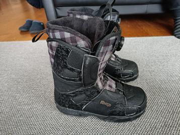 Snowboard schoenen  beschikbaar voor biedingen