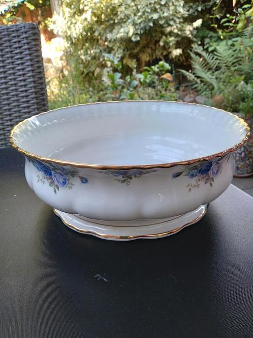 moonlight Rose, Royal Albert. aardappelschaal., Antiek en Kunst, Antiek | Schalen, Ophalen of Verzenden