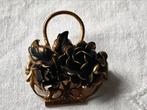 Vintage Broche met Bloemenmand, Sieraden, Tassen en Uiterlijk, Broches, Brons, Gebruikt, Zwart, Minder dan 4 cm