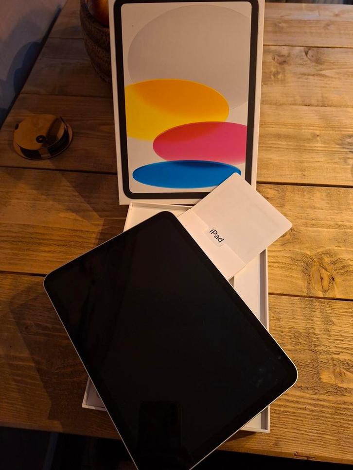iPad 10th gen 64GB + Toetsenbordhoes - 1 jaar oud, Computers en Software, Apple iPads, Gebruikt, Apple iPad, Wi-Fi, 10 inch, 64 GB