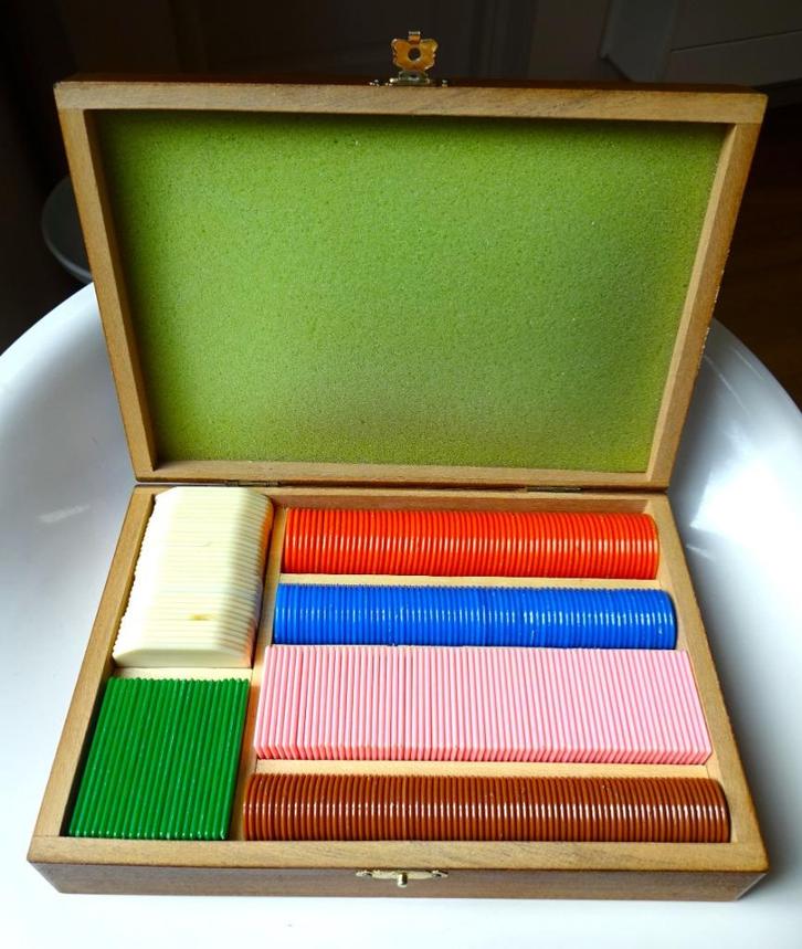 Jaren '60 / '70 poker chips / fiches in doosje, Antiek en Kunst, Antiek | Speelgoed, Ophalen of Verzenden