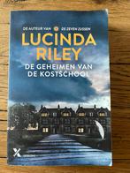 Lucinda Riley - De geheimen van de kostschool, Lucinda Riley, Ophalen of Verzenden, Zo goed als nieuw, Nederland