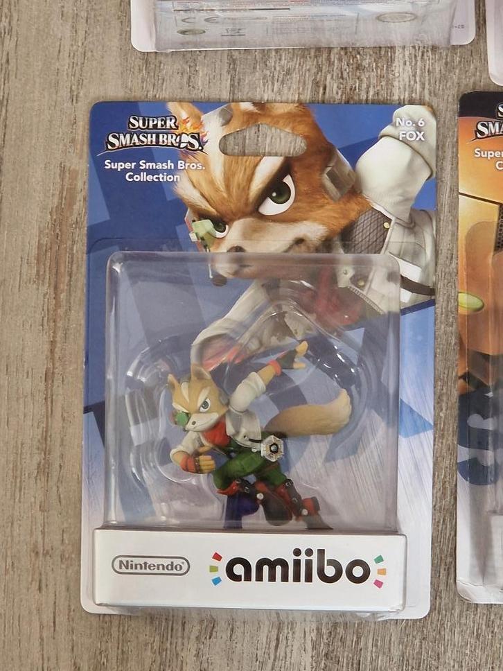 amiibo Fox Super Smash Bros serie nummer 6, Spelcomputers en Games, Games | Nintendo Switch, Nieuw, Vechten, 1 speler, Vanaf 3 jaar