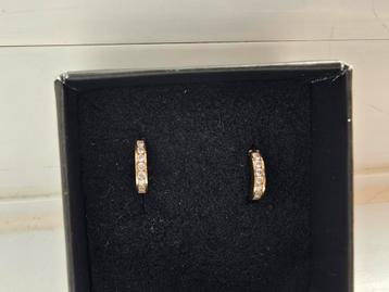 14 KARAAT (585) GOUDEN CREOLEN ZIRKONIA INFO ZIE ADVERTENTIE beschikbaar voor biedingen