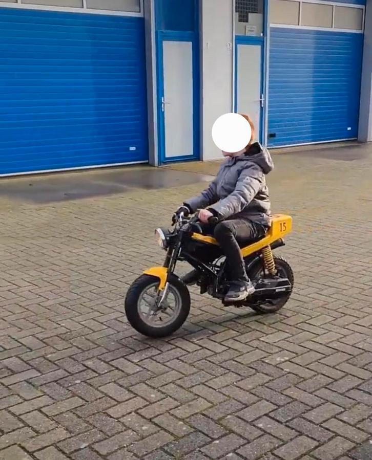 Benelli mini Brommer Racer, Fietsen en Brommers, Brommers | Crossbrommers, Gebruikt, Overige merken, Ophalen