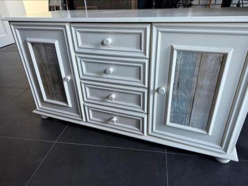 Vintage houten dressoir / kastje te koop beschikbaar voor biedingen
