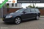 Volvo V70 2.5FT Momentum | Trekhaak | Xenon | Nivomat| Young, Auto's, Voorwielaandrijving, Gebruikt, 2521 cc, Handgeschakeld