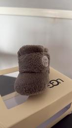 UGG baby pantoffels maat 16, Verzenden, Zo goed als nieuw