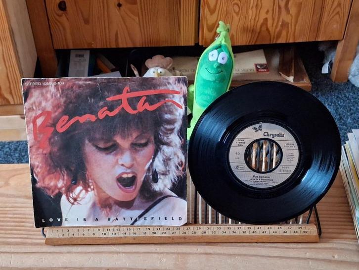 Pat Benatar-Love is a battlefield(363) 2 euro vaste prijs, Cd's en Dvd's, Vinyl Singles, Zo goed als nieuw, Single, Pop, 7 inch