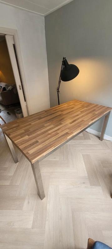 Mooie tafel met stalen onderstel 180x90 beschikbaar voor biedingen