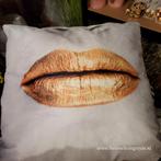 Kussen "Lips" Goud/Wit Velvet, Helene Livingstyle, 7531TJ, Vierkant, Nieuw