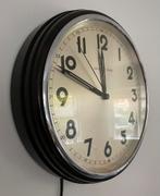 junghans synchrom massief houten klok, Huis en Inrichting, Woonaccessoires | Klokken, Ophalen of Verzenden, Zo goed als nieuw