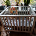 Box met wieltjes, matras en kleed,verstelbare bodem, Kinderen en Baby's, Babywiegjes en Ledikanten, Ophalen, Gebruikt, Overige typen