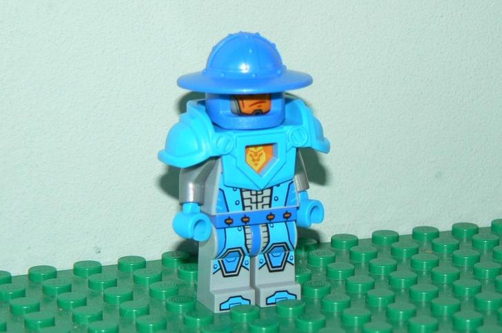 L1239 Poppetje Nexo Knight Royal Soldier / Guard nex019, Kinderen en Baby's, Speelgoed | Duplo en Lego, Zo goed als nieuw, Lego