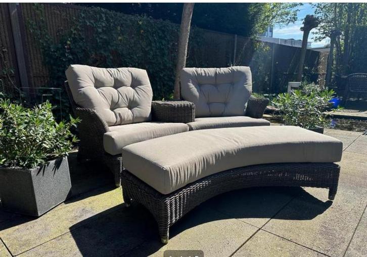 4 Seasons Valentine Loveseat met Voetstoel, Tuin en Terras, Tuinsets en Loungesets, Zo goed als nieuw, Loungeset, Wicker, 2 zitplaatsen